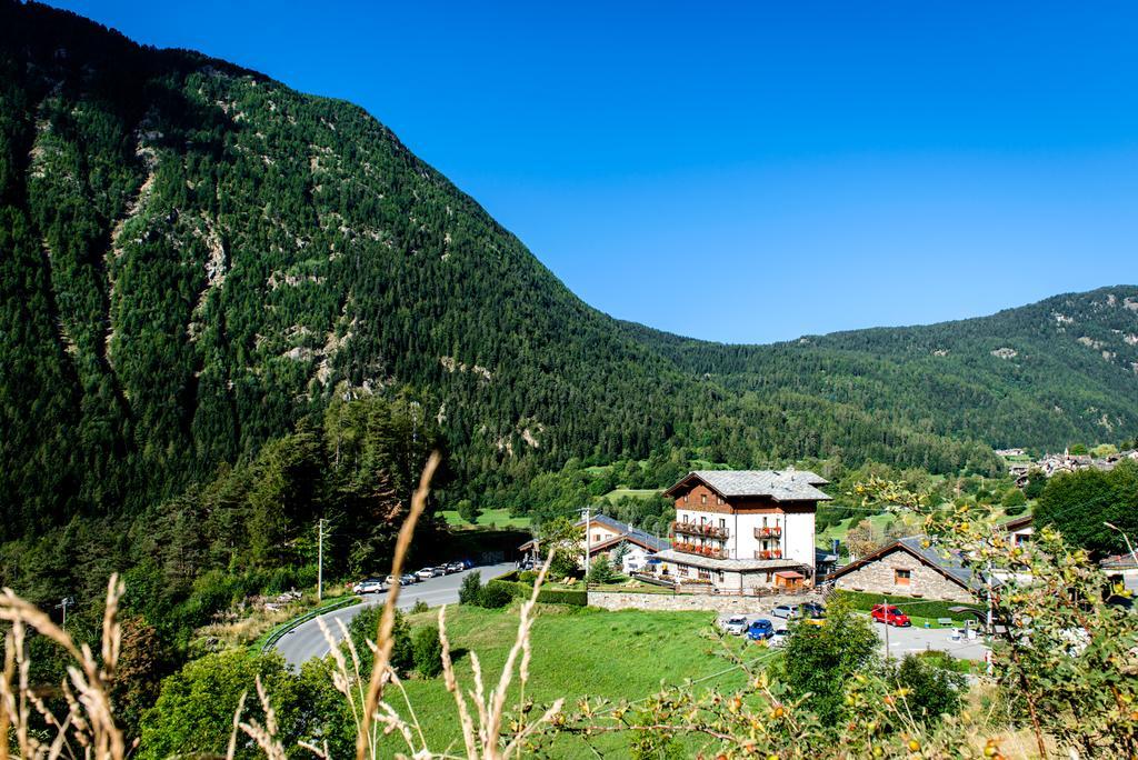 Hotel Beau Site Brusson Exterior photo