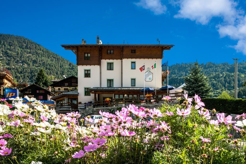 Hotel Beau Site Brusson Exterior photo